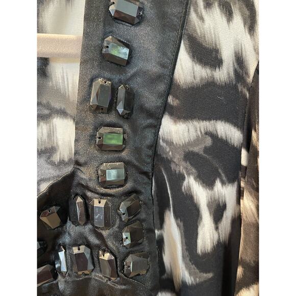 Lane Bryant black grey abstract embellished square neck short sleeve top - Picture 3 of 11